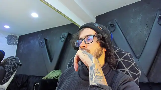 Loggan donnelly online show from March 15, 2025, 9:05 pm