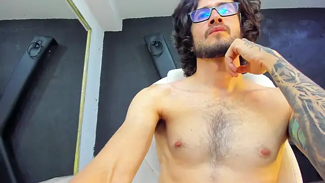 Loggan donnelly online show from March 18, 2025, 2:29 am