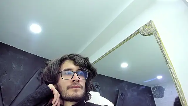 Loggan donnelly online show from March 20, 2025, 8:08 pm