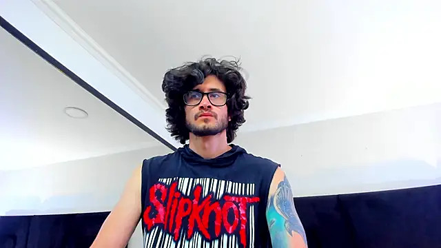 Loggan donnelly online show from February 19, 2025, 11:25 pm