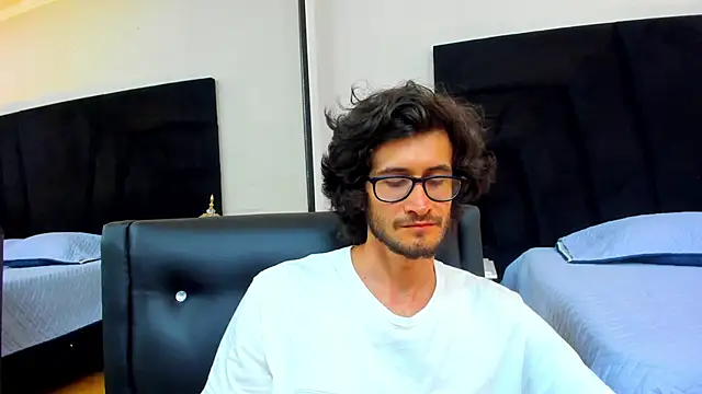 Loggan donnelly online show from February 14, 2025, 3:33 am