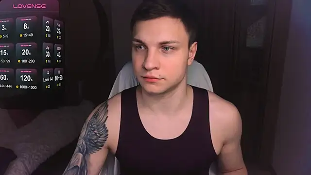 handsome guy01 online show from January 24, 2025, 6:56 pm