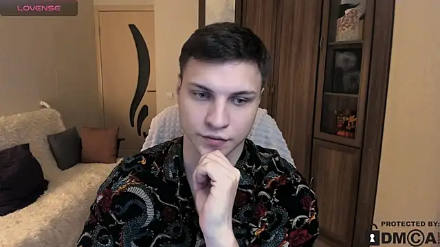 handsome guy01 online show from November 9, 2025, 7:01 am