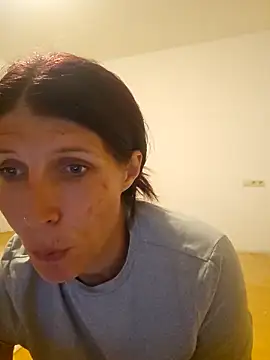 Lenchen  online show from April 17, 2026, 7:28 pm