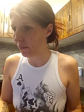 Lenchen  online show from March 17, 2026, 9:07 pm