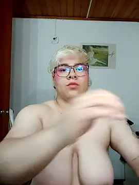 Snapshot of amalia_love chatting on September 21, 2025, 6:07 am amalia love online show from September 21, 2025, 6:07 am