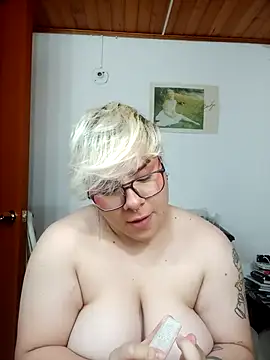 Snapshot of amalia_love chatting on October 23, 2025, 5:28 am amalia love online show from October 23, 2025, 5:28 am