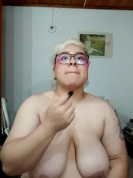 Snapshot of amalia_love chatting on September 28, 2025, 5:14 am amalia love online show from September 28, 2025, 5:14 am