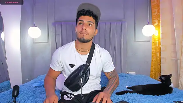 Snapshot of Yoi_Olimpo chatting on February 28, 2025, 3:37 pm Yoi Olimpo online show from February 28, 2025, 3:37 pm