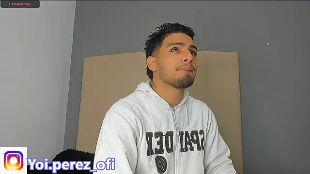 Snapshot of Yoi_Olimpo chatting on February 12, 2025, 12:22 pm Yoi Olimpo online show from February 12, 2025, 12:22 pm