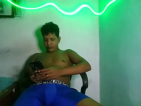 Snapshot of 628-andrew chatting on September 12, 2025, 12:44 am 628-andrew online show from September 12, 2025, 12:44 am