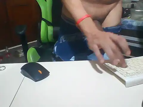 Snapshot of SOLESFETISHBR chatting on October 22, 2025, 2:05 pm SOLESFETISHBR online show from October 22, 2025, 2:05 pm