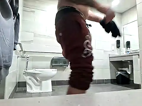 Cantufamily1979 online show from November 5, 2025, 2:42 pm