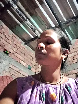 Hotty-dola online show from September 12, 2025, 6:18 pm