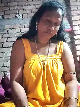 Hotty-dola online show from February 6, 2025, 4:21 am