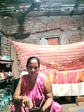 Hotty-dola online show from March 6, 2025, 7:10 pm