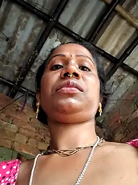 Hotty-dola online show from February 25, 2025, 3:52 am