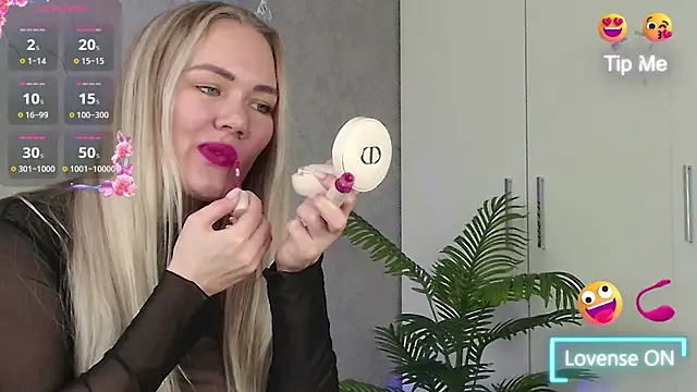 LianaCruz   online show from March 18, 2025, 9:01 am