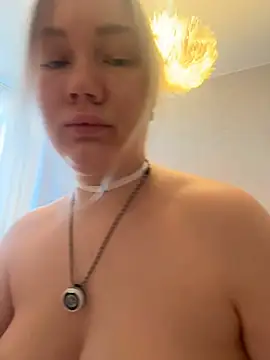 LianaCruz   online show from January 16, 2026, 6:28 am