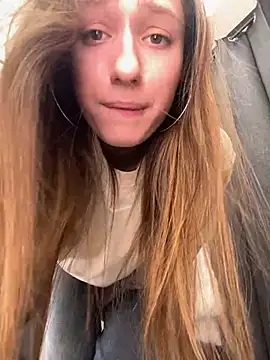 Lia  Love online show from January 8, 2025, 2:14 pm