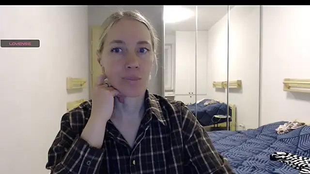 Snapshot of Pepper_mur chatting on October 14, 2025, 5:35 pm Pepper mur online show from October 14, 2025, 5:35 pm