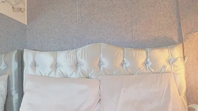 GABYTAYLOR  online show from April 17, 2026, 1:36 pm