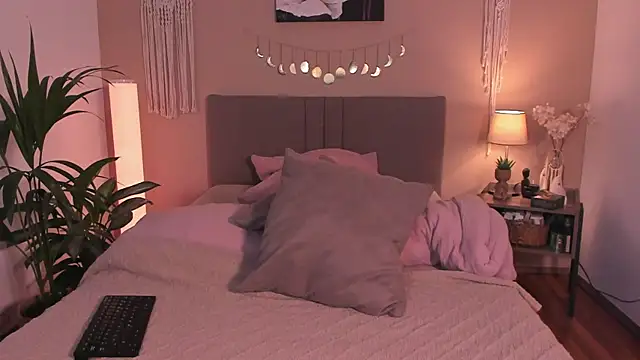 dearmoa online show from October 21, 2025, 3:11 pm