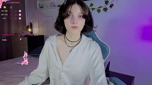 Sweet Paradox online show from October 10, 2025, 8:42 pm