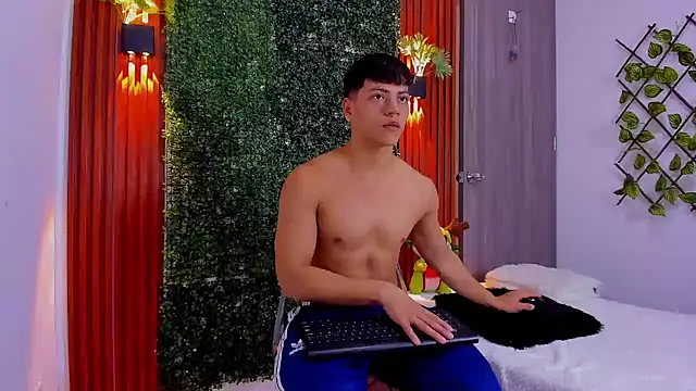 Snapshot of Valentino__X chatting on September 23, 2025, 1:07 pm Valentino X online show from September 23, 2025, 1:07 pm