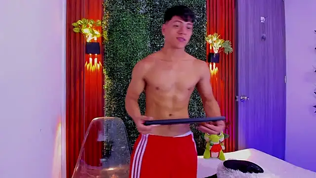 Snapshot of Valentino__X chatting on September 30, 2025, 1:39 pm Valentino X online show from September 30, 2025, 1:39 pm