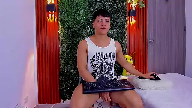 Snapshot of Valentino__X chatting on September 22, 2025, 11:27 am Valentino X online show from September 22, 2025, 11:27 am