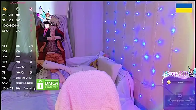 RedVelveten online show from March 8, 2025, 6:43 am