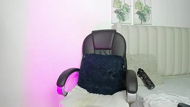 Snapshot of Kala_Alia chatting on September 19, 2025, 1:42 am Kala Alia online show from September 19, 2025, 1:42 am