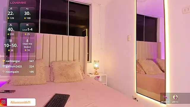 Snapshot of Aliison_Smith chatting on October 3, 2025, 5:09 am Aliison Smith online show from October 3, 2025, 5:09 am