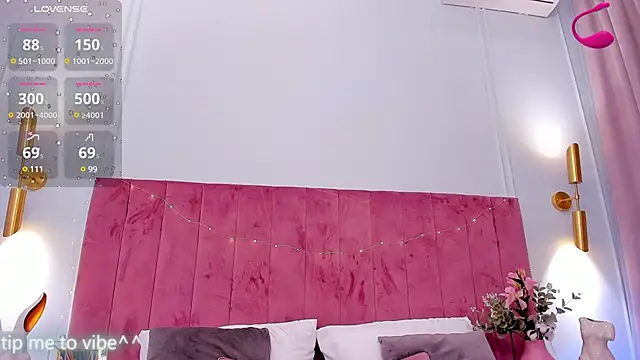 Mayzzie online show from March 3, 2025, 2:44 am