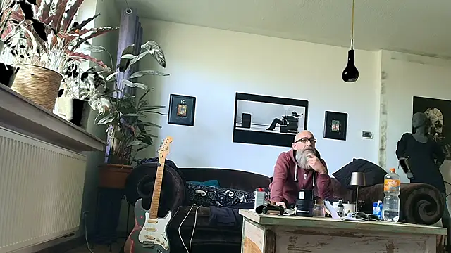 Kingsscepter online show from April 11, 2026, 9:46 am