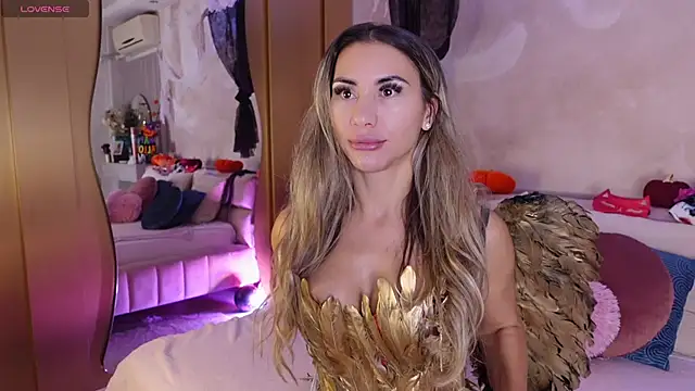 JullyBlair online show from November 1, 2025, 5:25 am