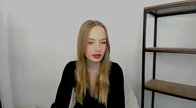 Snapshot of LilaGold chatting on December 5, 2024, 6:49 pm LilaGold online show from December 5, 2024, 6:49 pm