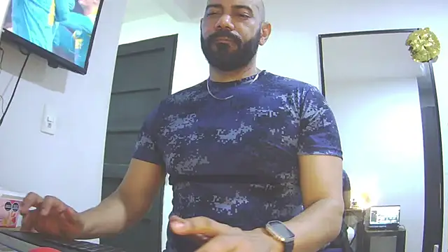 Snapshot of bruce_bigg chatting on September 27, 2025, 8:15 pm bruce bigg online show from September 27, 2025, 8:15 pm