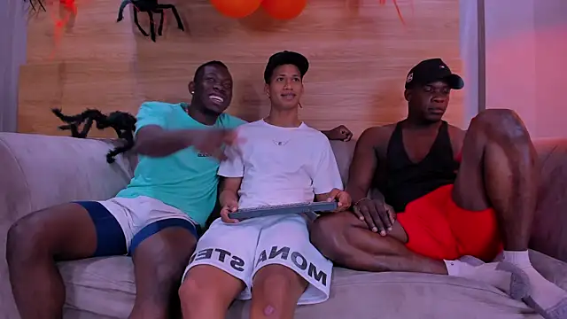 Snapshot of hard_guysbb chatting on October 28, 2025, 7:35 pm hard guysbb online show from October 28, 2025, 7:35 pm