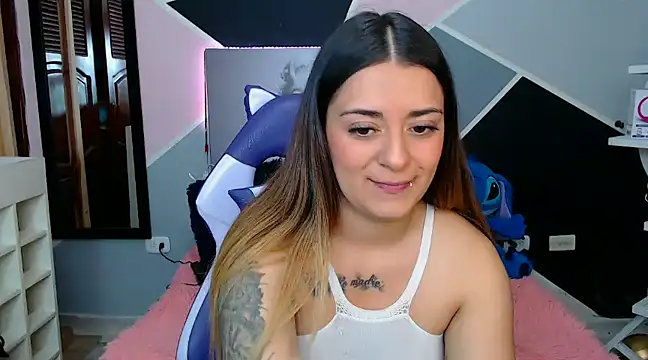 Samanta james19 online show from December 3, 2024, 4:44 pm