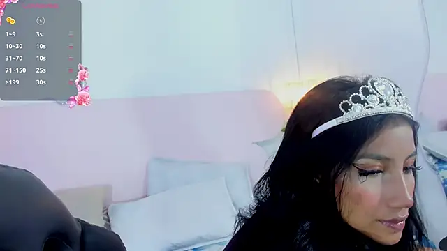 Snapshot of naomiii__ chatting on September 25, 2025, 12:11 pm naomiii   online show from September 25, 2025, 12:11 pm