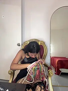 Snapshot of naomiii__ chatting on September 21, 2025, 3:22 am naomiii   online show from September 21, 2025, 3:22 am