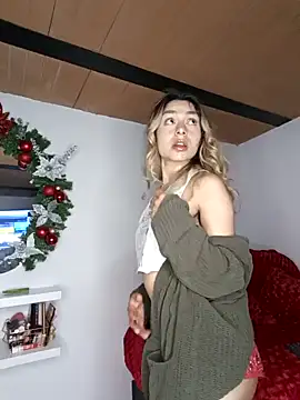 Snapshot of Karolgood3 chatting on December 13, 2024, 3:38 am Karolgood3 online show from December 13, 2024, 3:38 am