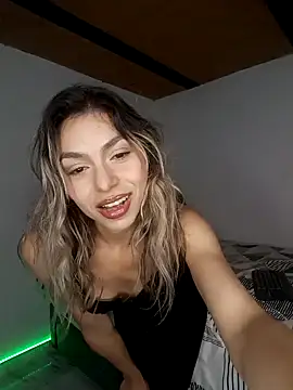 Snapshot of Karolgood3 chatting on January 25, 2025, 11:00 pm Karolgood3 online show from January 25, 2025, 11:00 pm