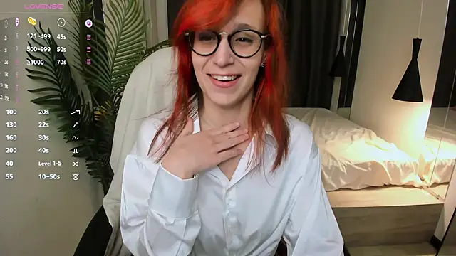 Snapshot of Dora_Marcelli chatting on October 15, 2025, 6:54 am Dora Marcelli online show from October 15, 2025, 6:54 am