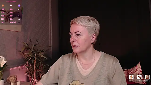 Nika Smit online show from July 11, 2026, 4:57 am
