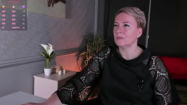 Nika Smit online show from June 20, 2026, 5:12 am
