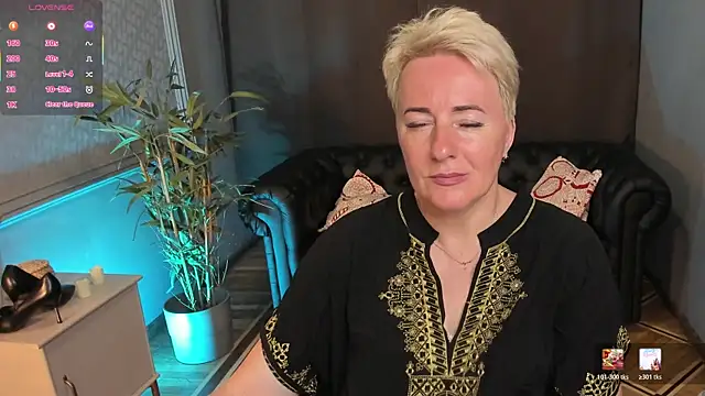 Nika Smit online show from July 3, 2026, 9:05 am