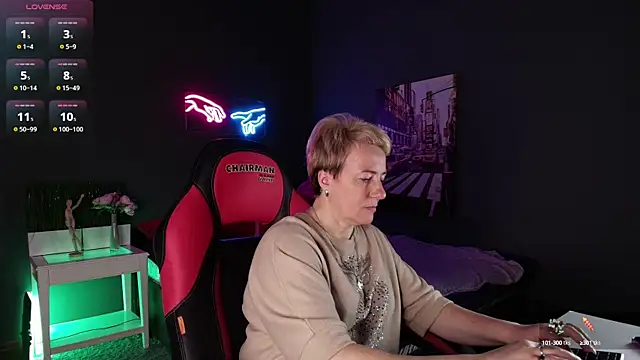 Snapshot of Nika_Smit chatting on October 3, 2025, 9:11 am Nika Smit online show from October 3, 2025, 9:11 am